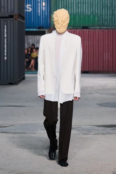 Look 7